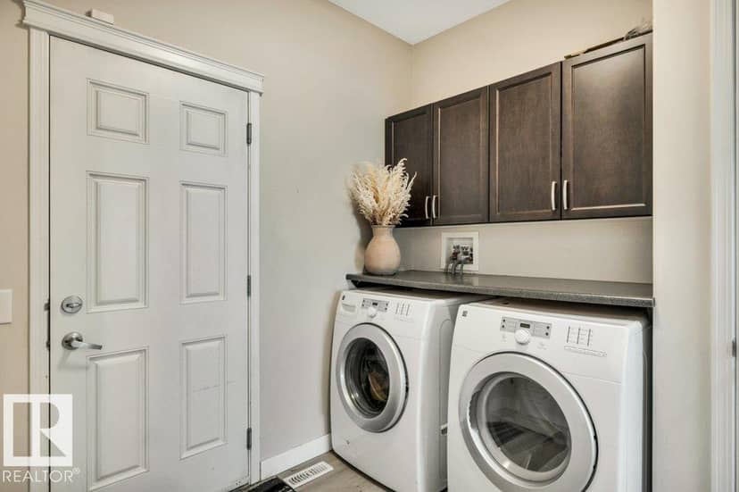 76 Everitt DR N — photo 20 of 37