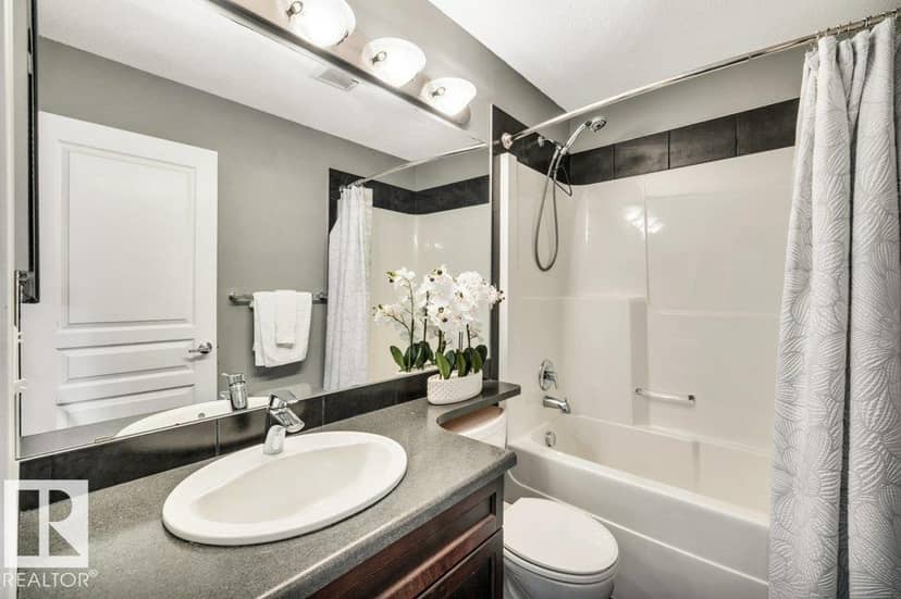 76 Everitt DR N — photo 32 of 37