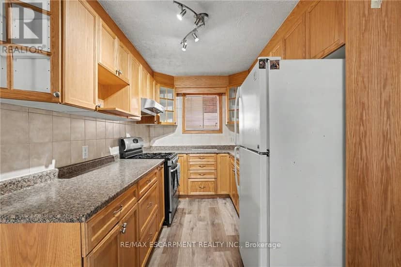 485 Cochrane Road — photo 10 of 37