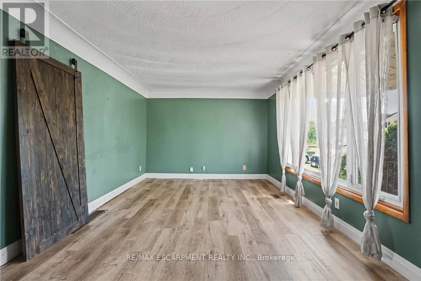 485 Cochrane Road — photo 5 of 37