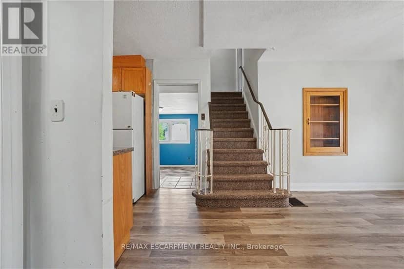 485 Cochrane Road — photo 7 of 37