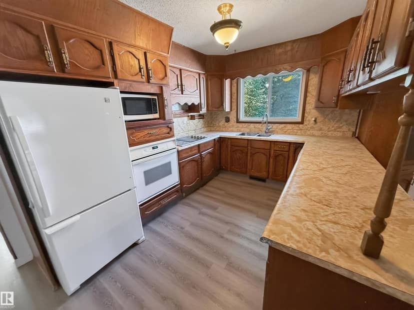 11327 25 AV NW, Edmonton, photo 3
