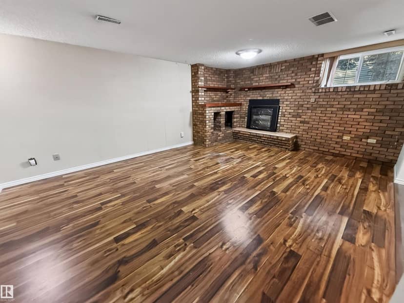 11327 25 AV NW — photo 38 of 40