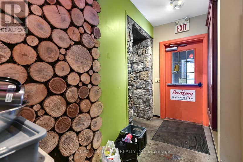 64 King Street E — photo 16 of 40