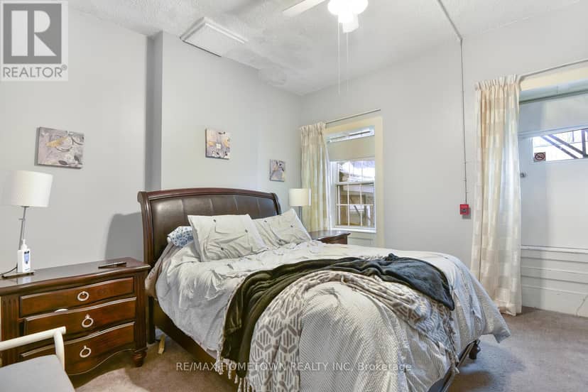 64 King Street E — photo 37 of 40