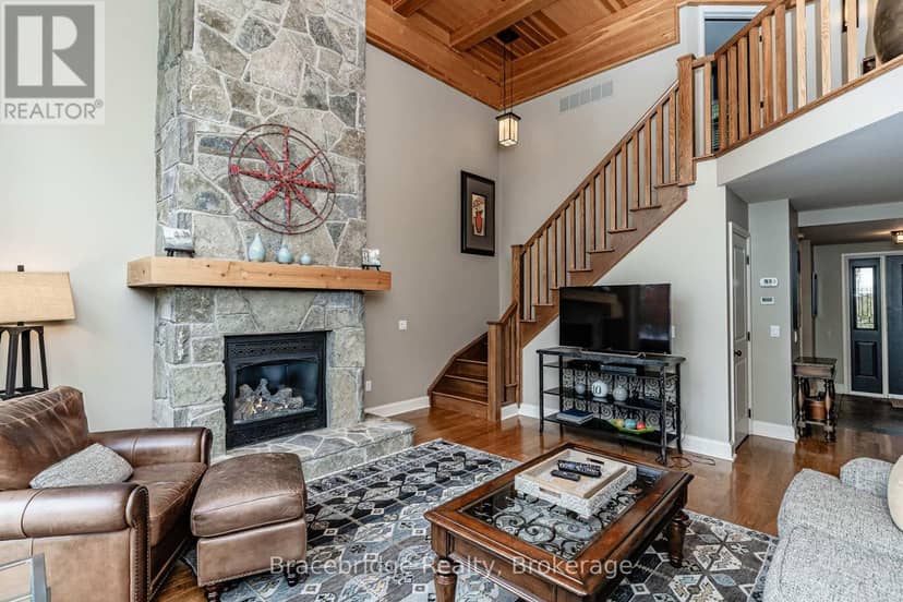 Carling 6 W2 - 3876 Muskoka Rd 118 Highway W, Muskoka Lakes, photo 5