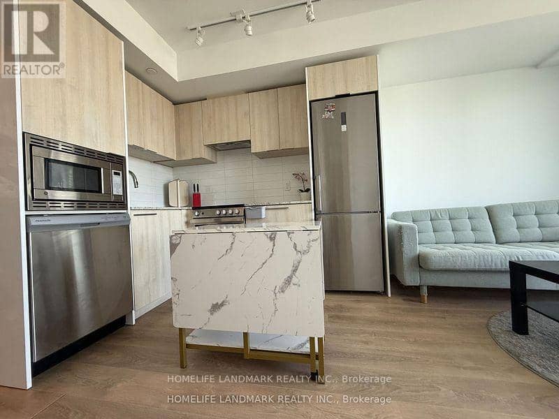 2208 - 501 Yonge Street — photo 10 of 21