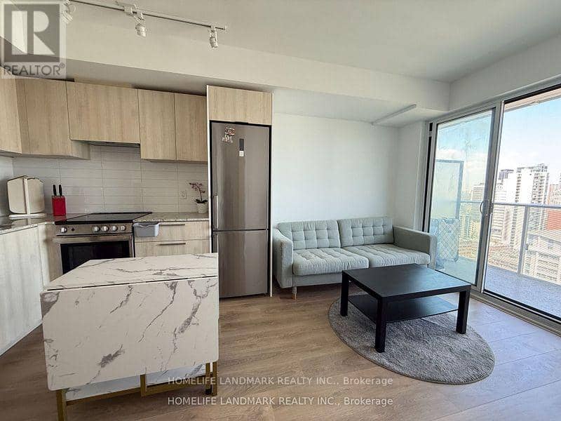 2208 - 501 Yonge Street — photo 11 of 21