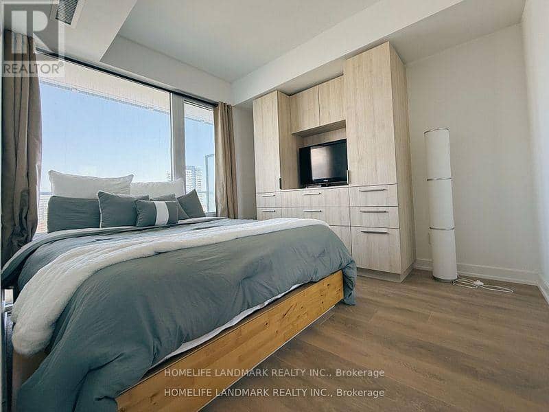 2208 - 501 Yonge Street — photo 12 of 21