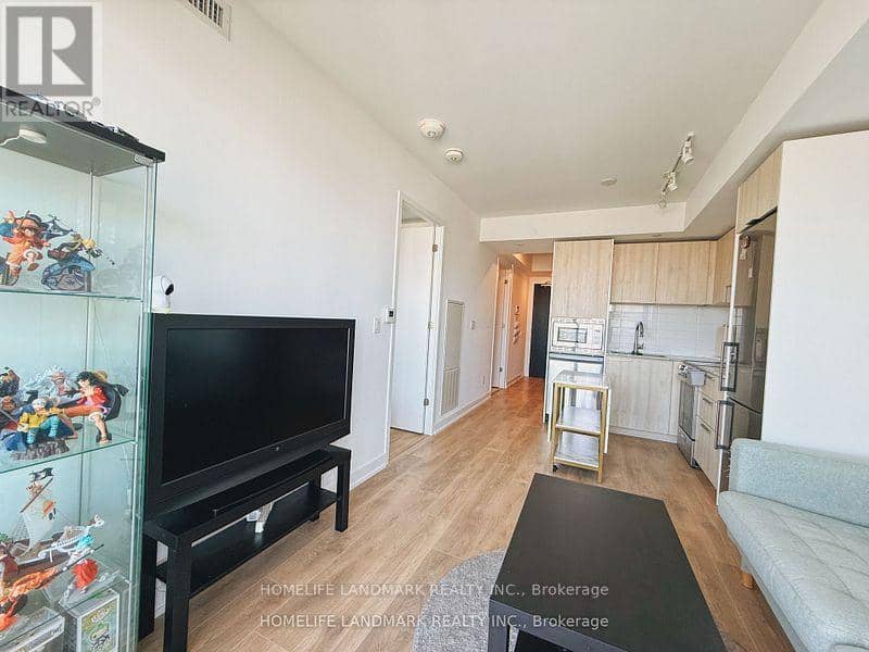2208 - 501 Yonge Street — photo 7 of 21