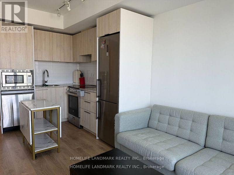 2208 - 501 Yonge Street — photo 9 of 21