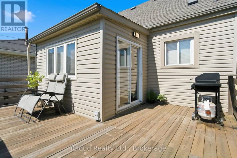51 Delena Avenue S — photo 28 of 31