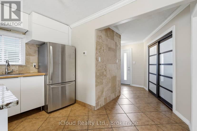 51 Delena Avenue S, Hamilton, photo 6