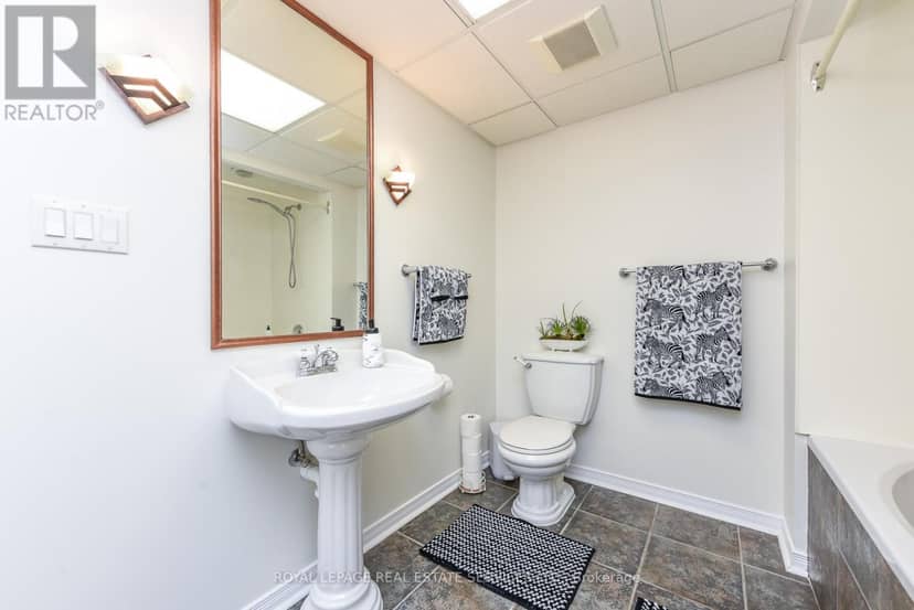 1338 Chalfield Drive — photo 34 of 40