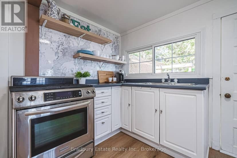 11141 Churchill Avenue — photo 12 of 39
