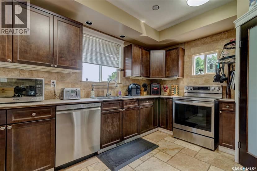 212 Prospect STREET — photo 9 of 40