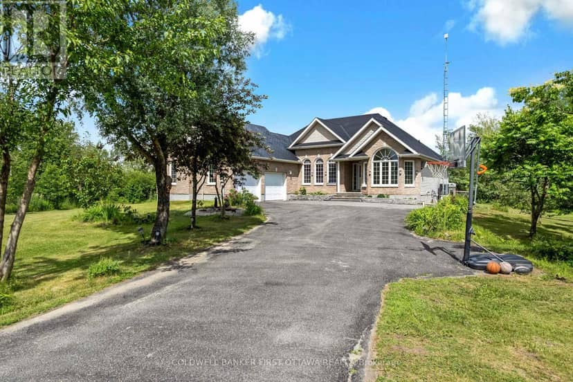 11 Rideau Crossing Crescent — photo 2 of 40