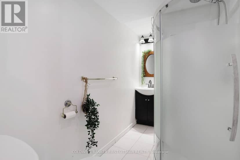 11 Rideau Crossing Crescent — photo 34 of 40