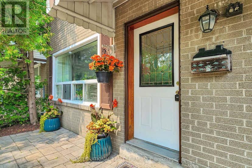 62 Porchester Drive — photo 3 of 40