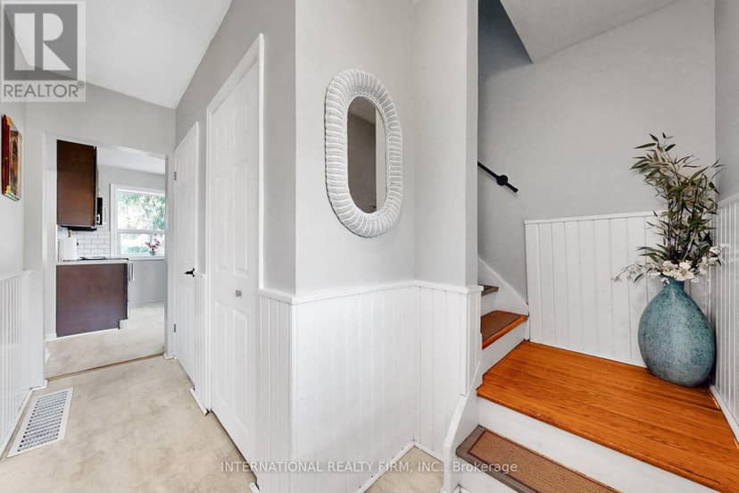 62 Porchester Drive — photo 4 of 40
