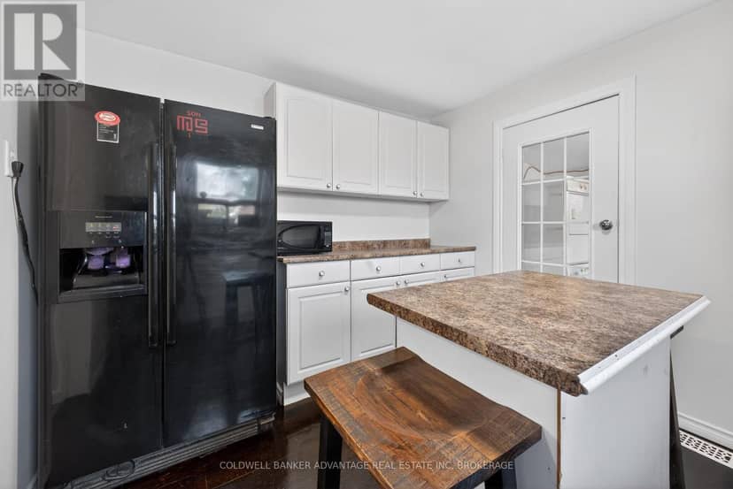 614 Waterloo Street — photo 13 of 23