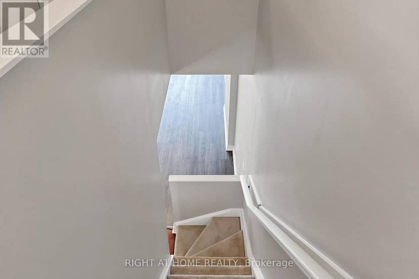 501 - 77 Lombard Street — photo 21 of 35