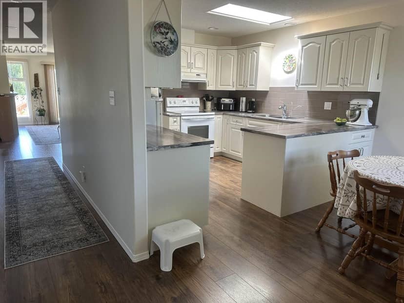 10140 108 AVENUE, Fort St. John, photo 6
