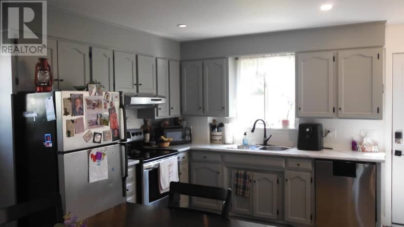 90-94 Stockman Drive — photo 10 of 40