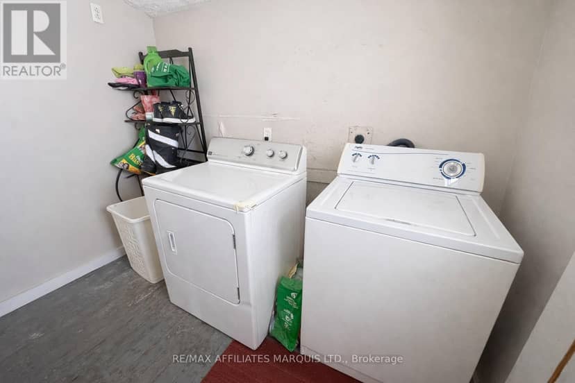 120-120A Guy Street — photo 11 of 16