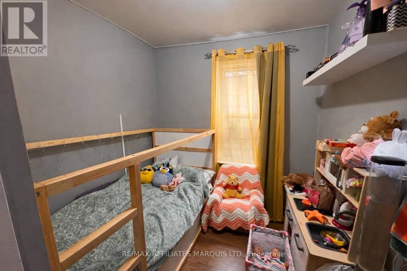 120-120A Guy Street — photo 7 of 16