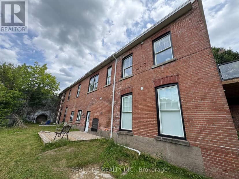 145 Syples Street — photo 3 of 22