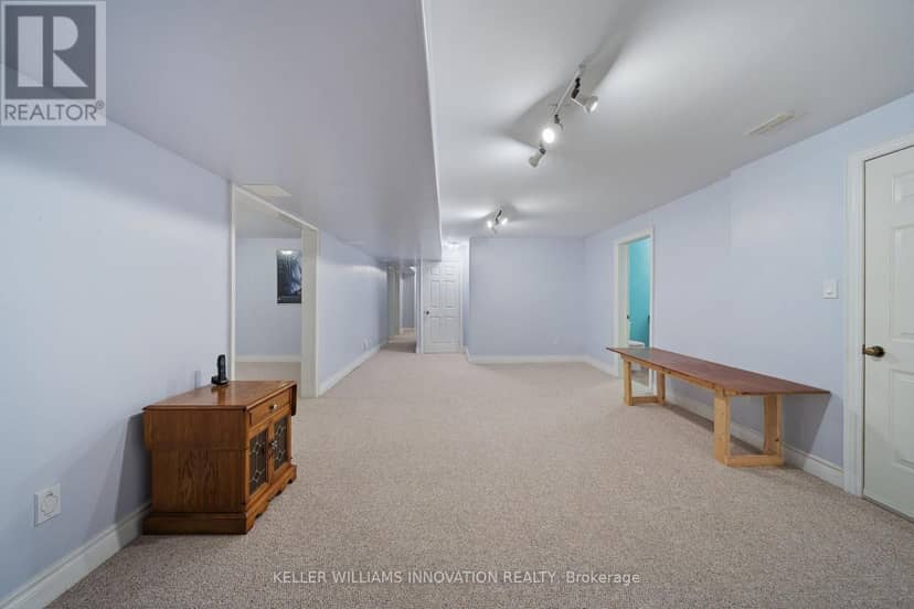 18 Featherstone Avenue — photo 31 of 40