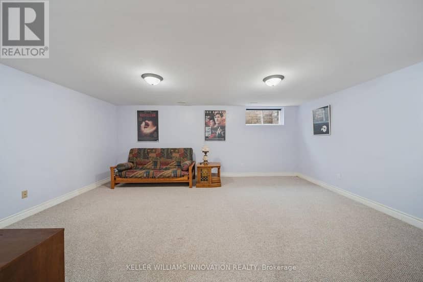 18 Featherstone Avenue — photo 32 of 40