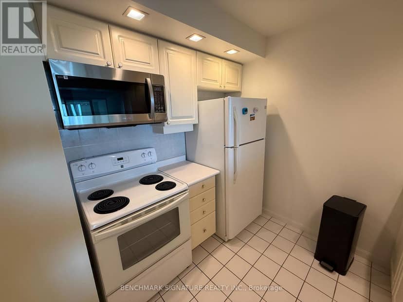 2405 - 88 Corporate Drive — photo 6 of 28