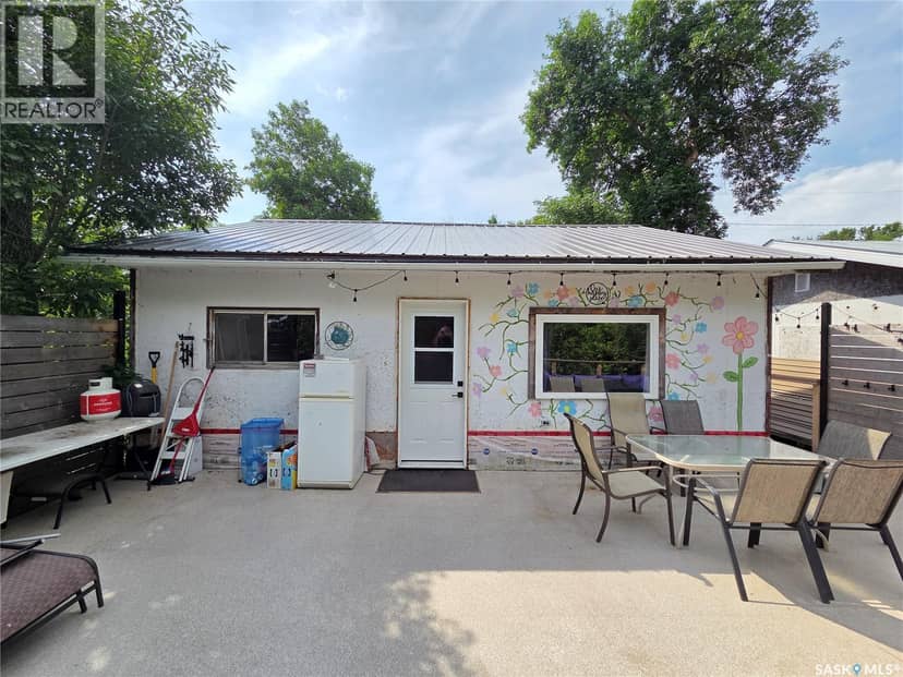 769 Ennis AVENUE — photo 11 of 35