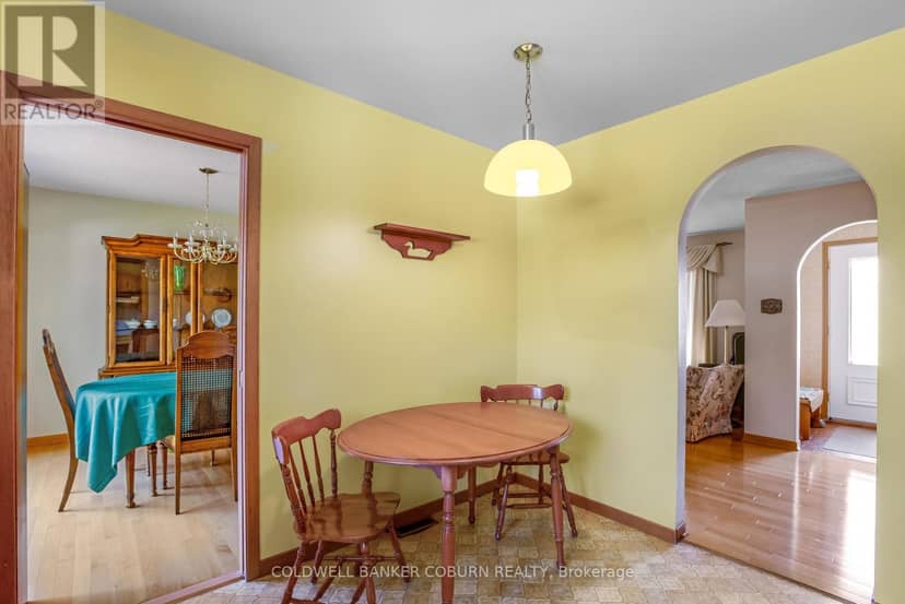 12169 Lakeshore Drive — photo 4 of 40