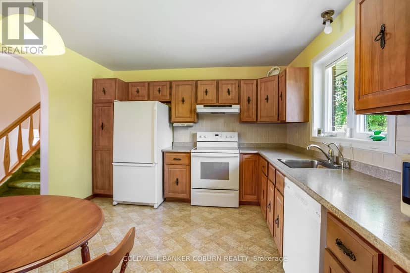 12169 Lakeshore Drive — photo 5 of 40