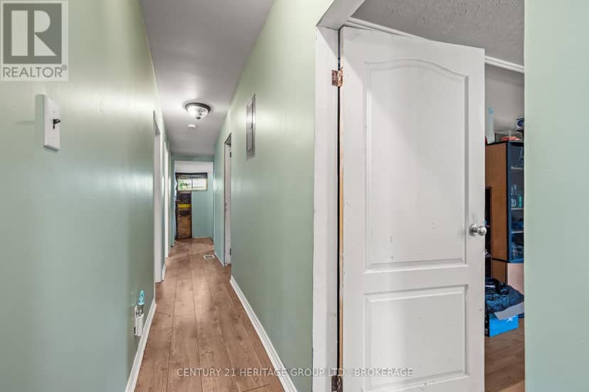 4400 William Street — photo 13 of 28