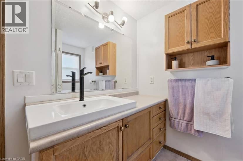 27 TRILLIUM BEACH Drive — photo 10 of 35