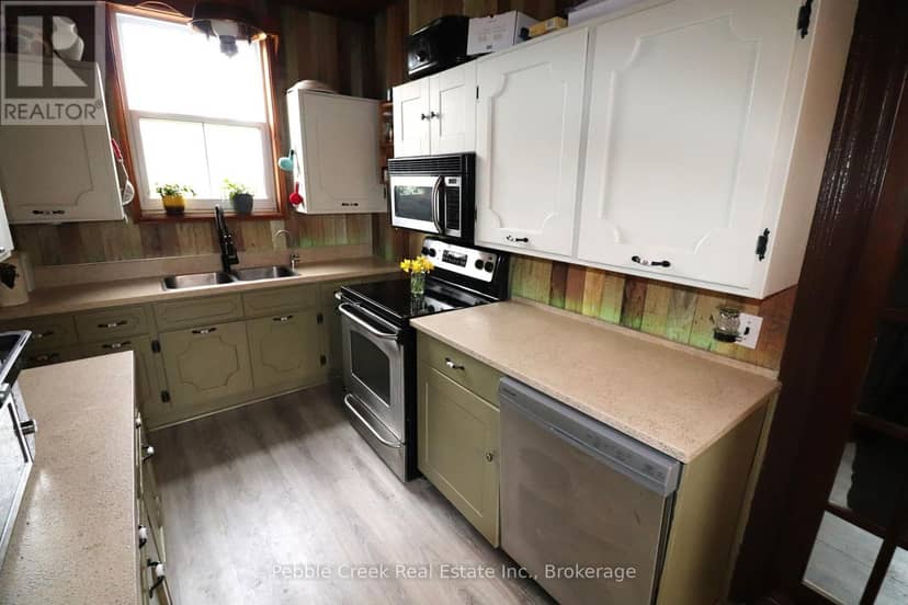 85042 Bluewater Highway — photo 9 of 40