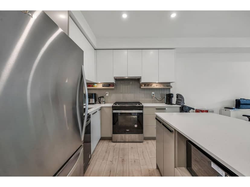 325 13788 76 Avenue, Surrey, photo 3