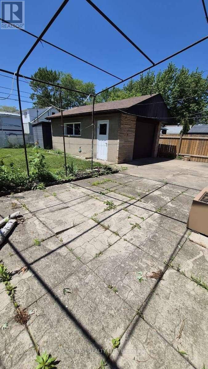 2371 Alexis Road — photo 40 of 40