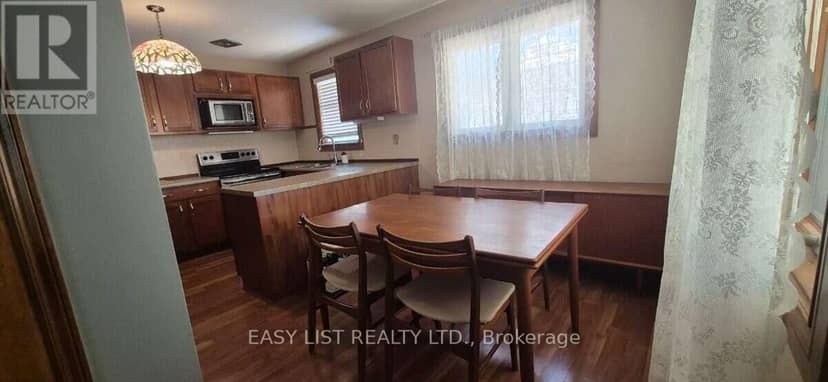 2371 Alexis Road, Windsor, photo 5