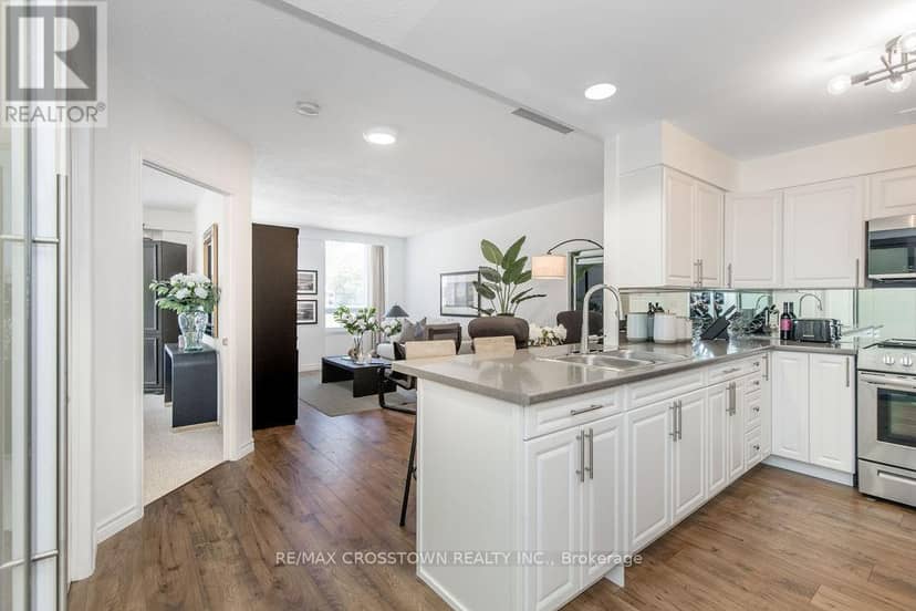 44 - 74 Ross Street — photo 1 of 40