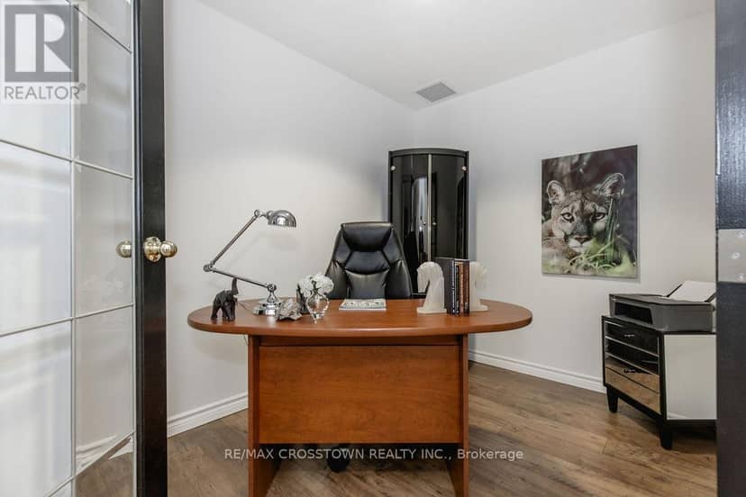44 - 74 Ross Street — photo 12 of 40