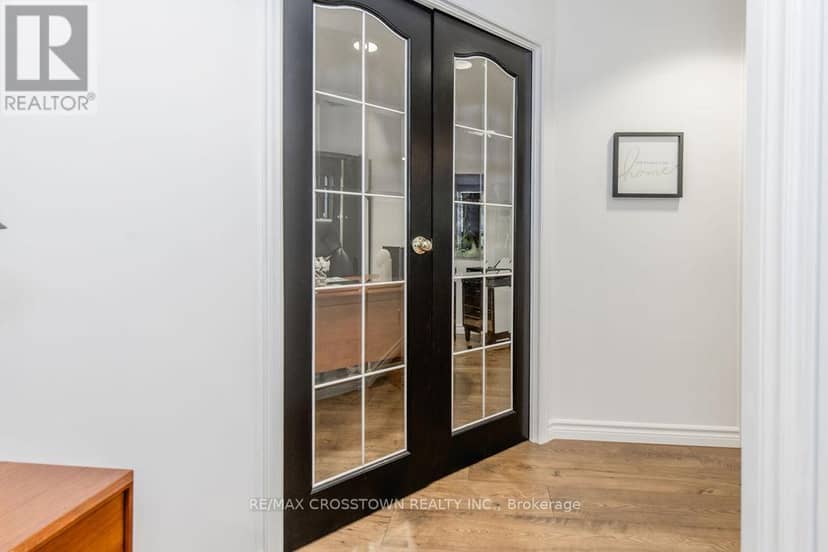 44 - 74 Ross Street — photo 11 of 40