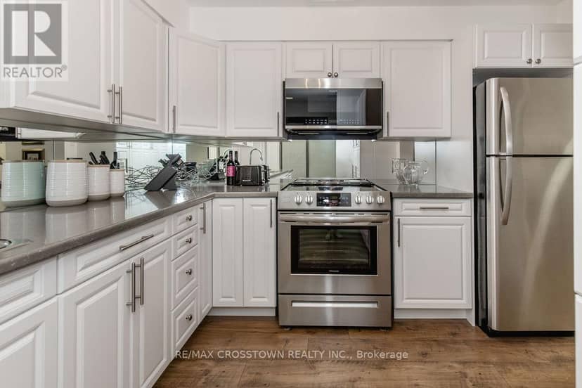 44 - 74 Ross Street — photo 19 of 40