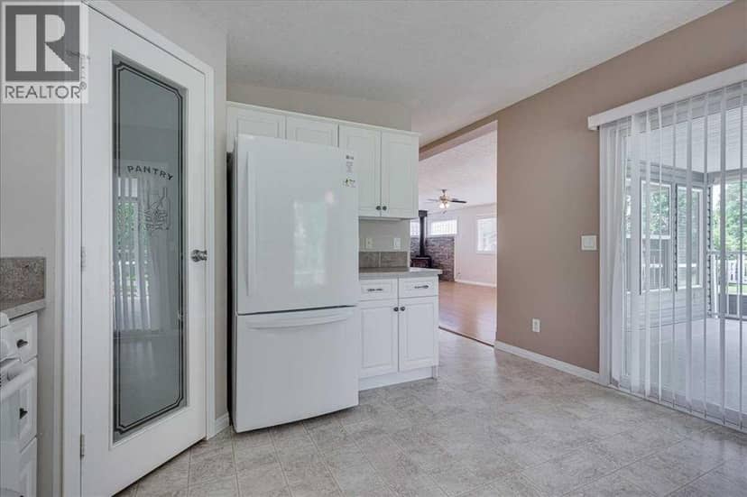 6027, 35468 Range Road 30 — photo 10 of 39
