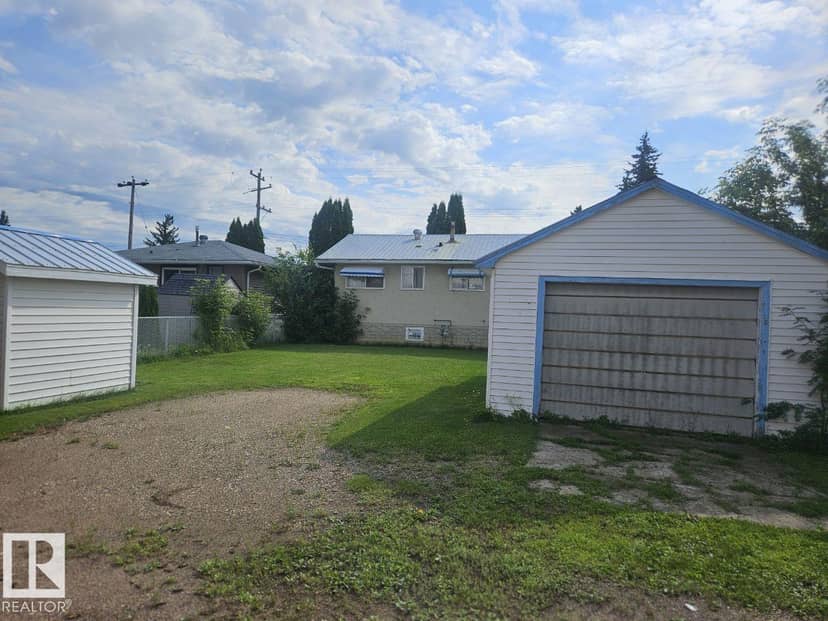 5024 50 ST — photo 37 of 38