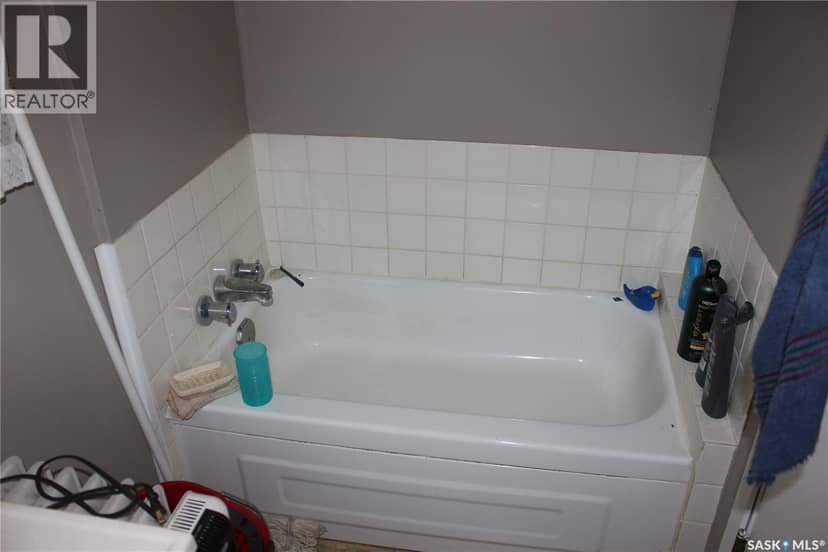20 Lakeshore DRIVE — photo 16 of 23